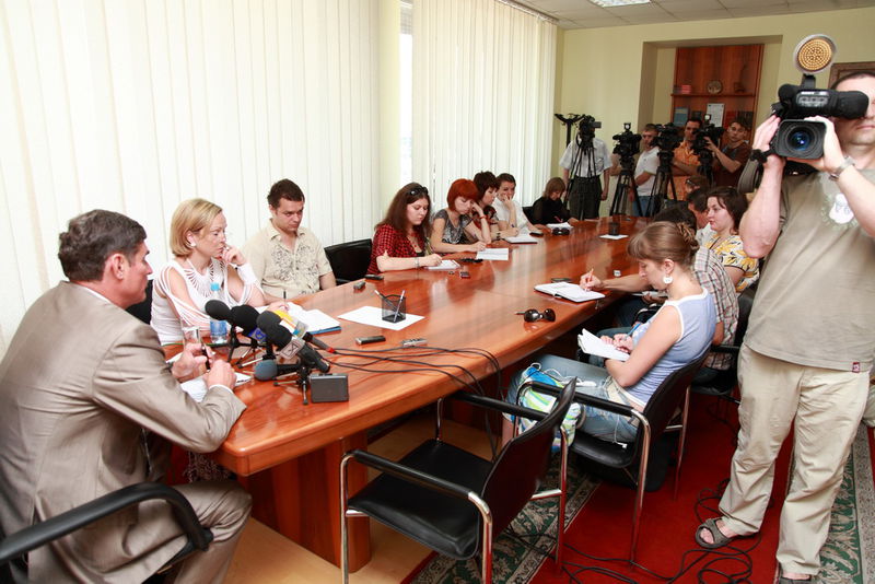 Голова облдержадміністрації Борис Петров на традиційній прес-конференції для представників центральних та місцевих засобів масової інформації