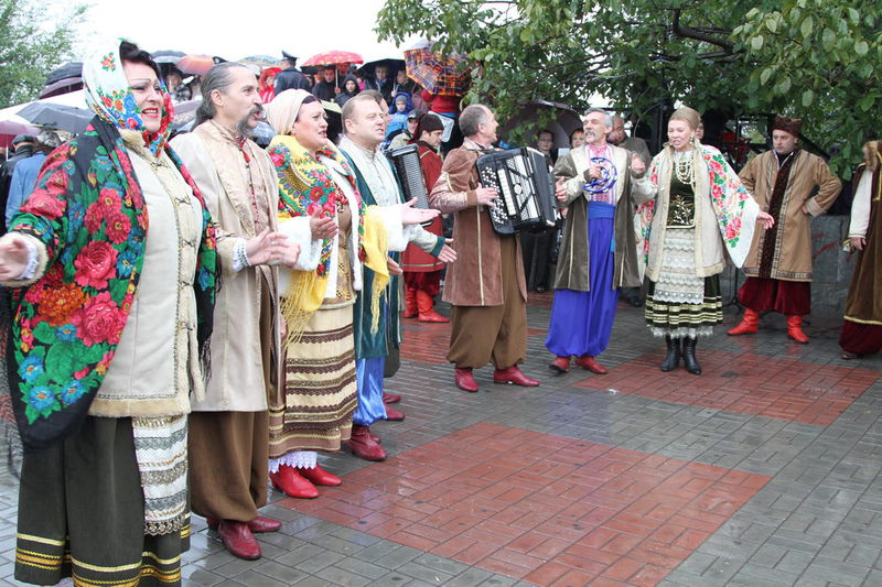 Запоріжців на ярмарку зустрічали народними піснями