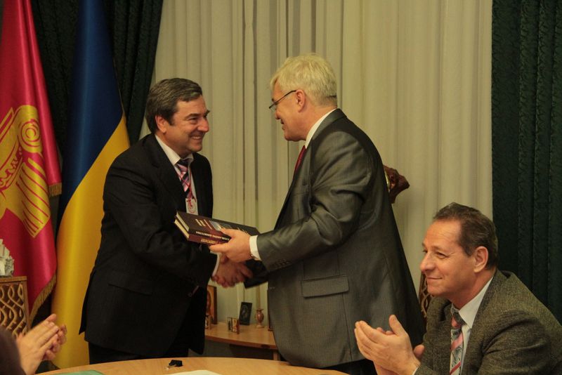 Тюменський і Запорізький виші підписали угоду про співпрацю