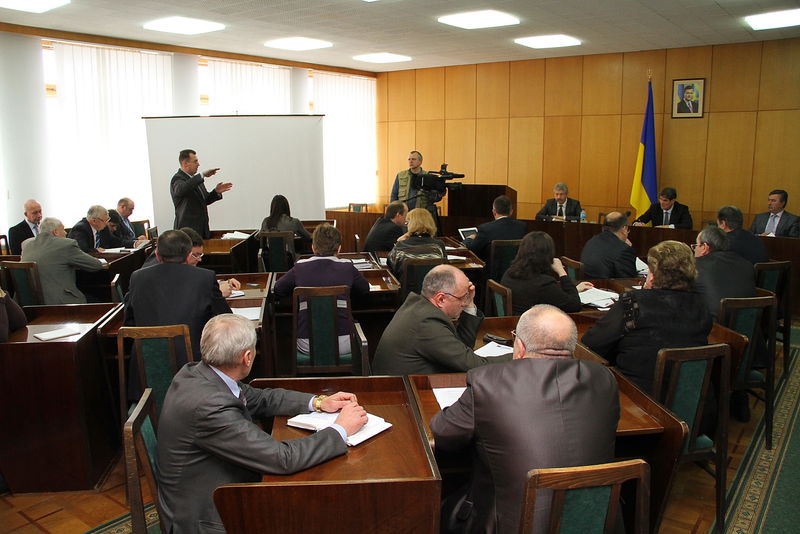 Голова обласної державної адміністрації Борис Петров провів щотижневу оперативну нараду з начальниками структурних підрозділів