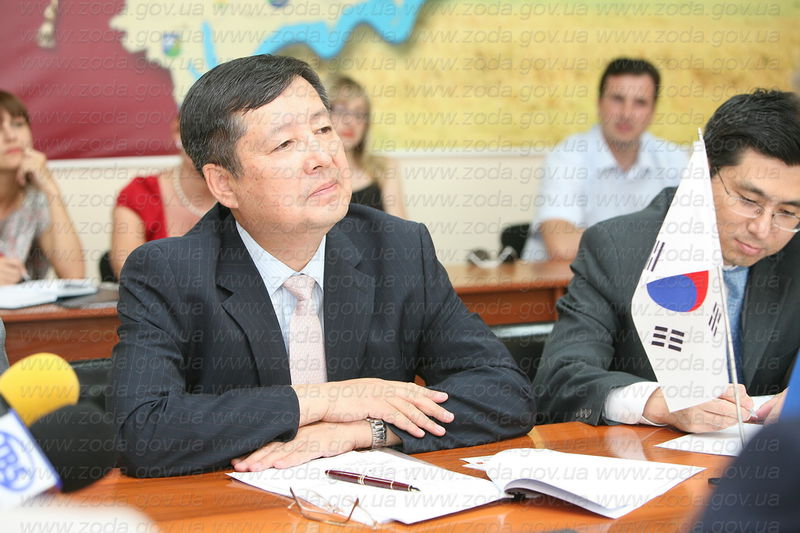 Надзвичайний та Повноважний Посол Республіки Корея в Україні пан Кім Ин-Цжун 