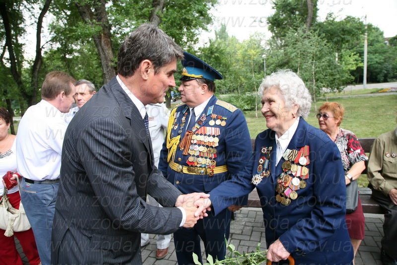 Керівники області та міста вшанували пам’ять жертв війни