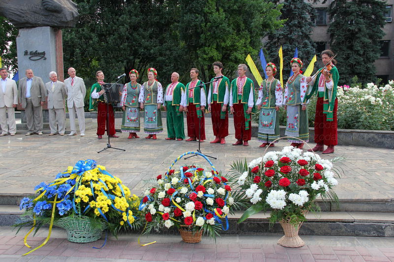 В області розпочали святкування 15-ї річниці Конституції України

