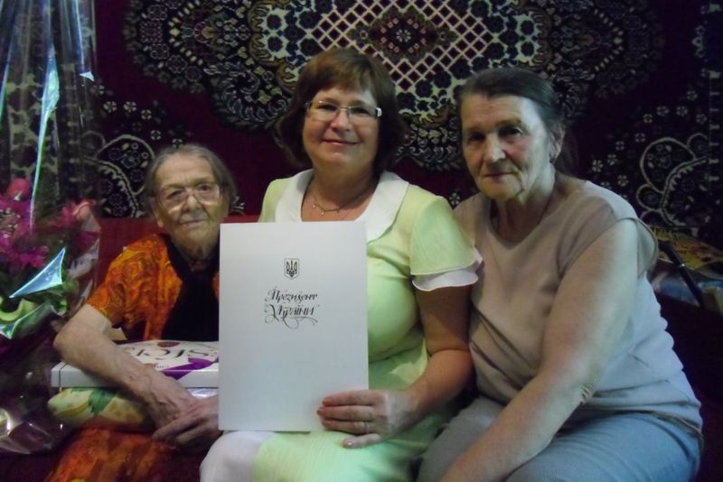 Жителька Запоріжжя відсвяткувала 100-річний ювілей в колі рідних 