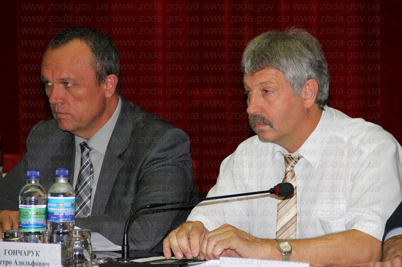 Олексій Литвин та Петро Гончарук під час засідання колегії ОДА
