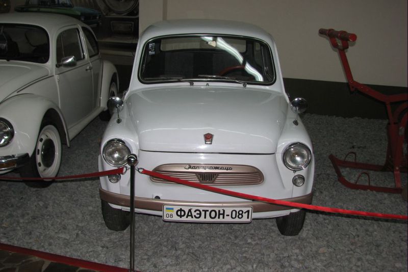 У Запоріжжі відкрили перший в Україні музей ретро-автомобілів