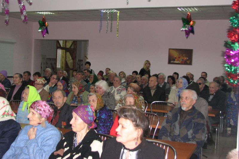 Олександр Пеклушенко привітав підопічних Запорізького геріатричного пансіонату 