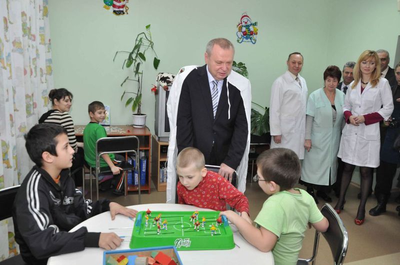 Пріоритети реконструкції та обладнання обласної дитячої лікарні визначено 