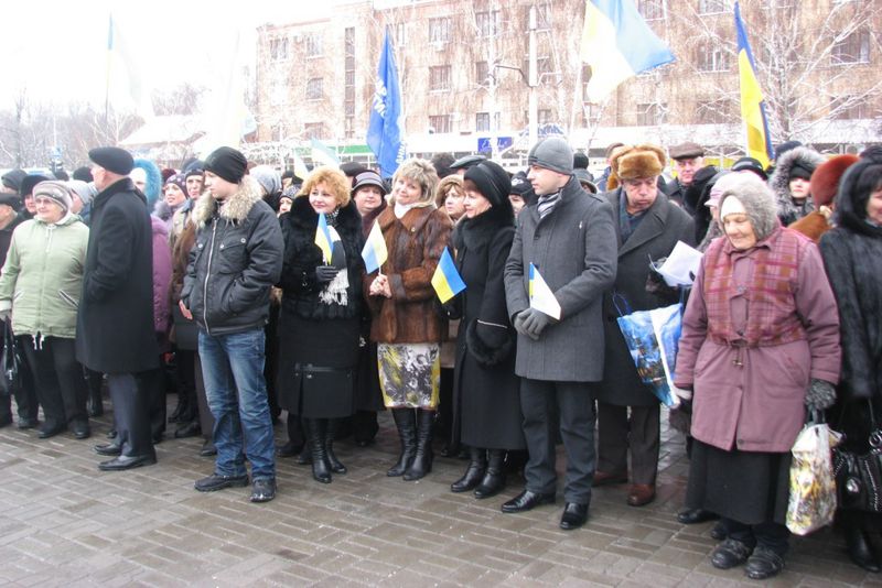 На святкування Дня Соборності та Свободи України зібралося більше 100 запоріжців