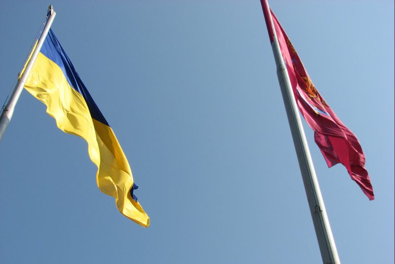 Запоріжці вшановують  Державний Прапор України