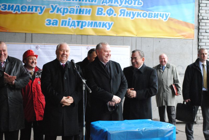Володимир Рибак відвідав відновлене виробництво феросплавів у Запоріжжі
