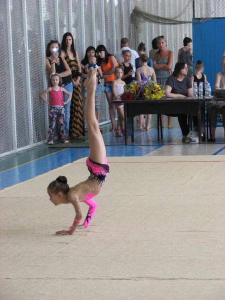 Запорізькі художні гімнастки змагаються за звання кращих