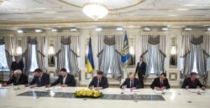 Відбулося підписання Угоди про врегулювання кризи в Україні