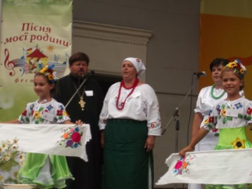 «Єднаймося люди, родини! Хай наша свята Україна  цвіте, мов калина»