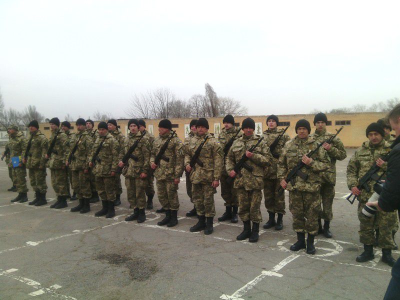 Контрактна складова українського війська зростає