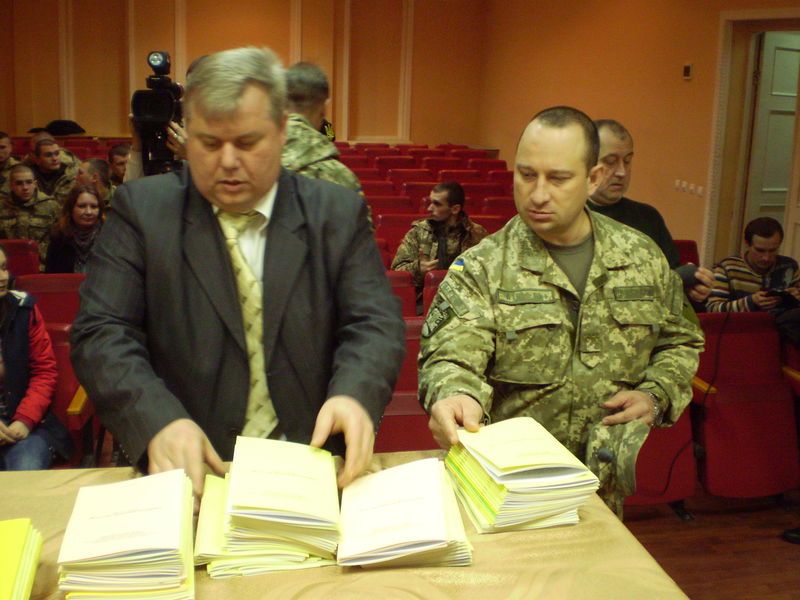 Військові перші отримали книгу „Українська революція 1917 – 1921 рр.”