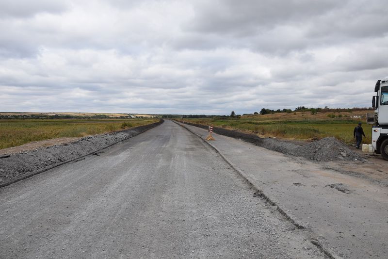Поточний середній ремонт автомобільної дороги  Запоріжжя-Маріуполь здійснюється за графіком