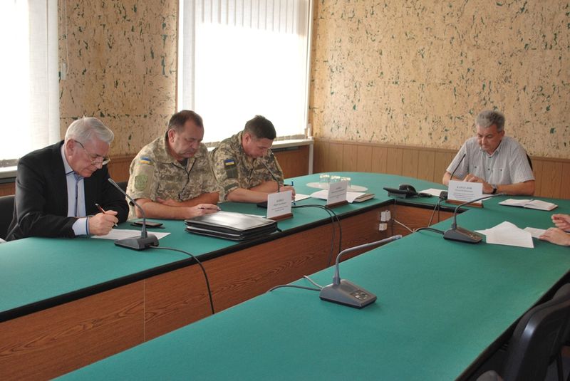 Керівники територій на рівні з військкоматами відповідають за проведення призовної кампанії 