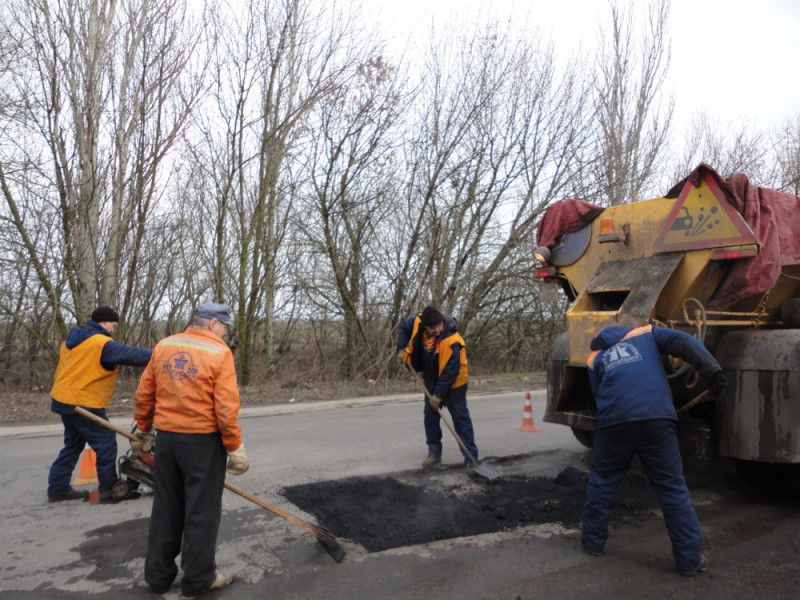 Погода дозволяє проводити роботи з ліквідації ямковості по всій території області