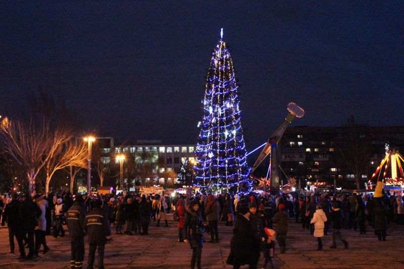 Головна обласна ялинка запалила вогні Новорічно-різдвяного фестивалю 