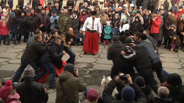 У Запоріжжі відсвяткували  Різдво по-козацьки фестивалем вертепів та колядників