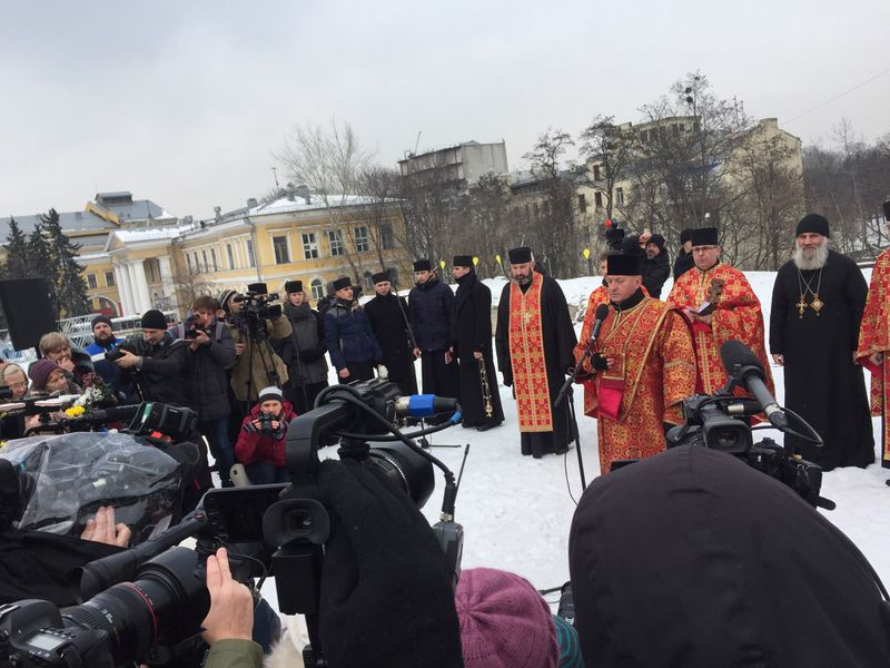 Родичі запорізьких Героїв Небесної Сотні вшанували загиблих активістів Революції Гідності