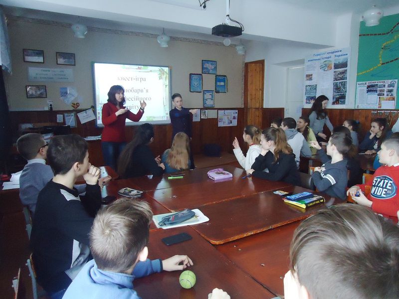 Випускників шкіл знайомлять зі світом професій