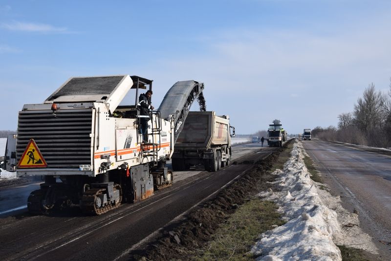 На запорізькій трасі відновлено ремонтні роботи