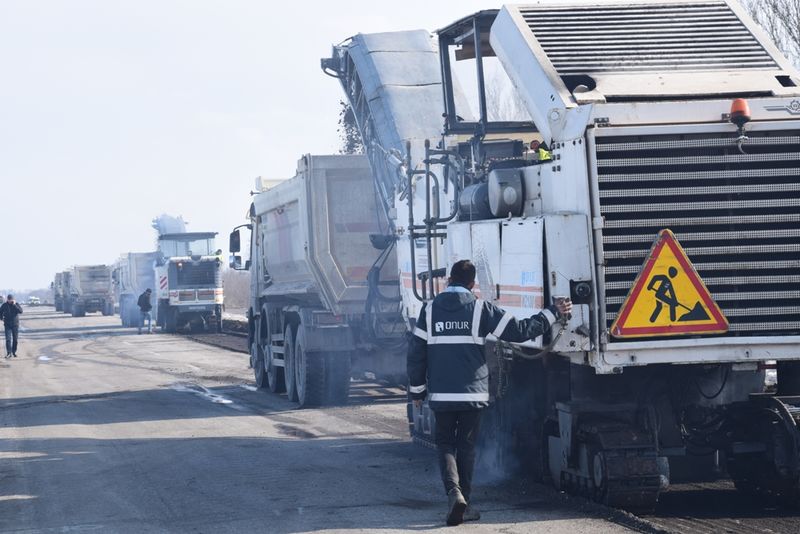 На запорізькій трасі відновлено ремонтні роботи