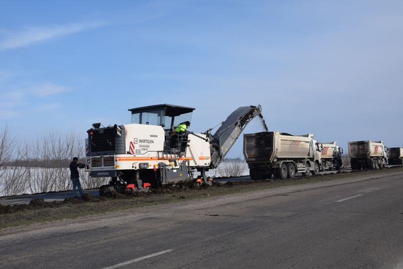 На запорізькій трасі відновлено ремонтні роботи